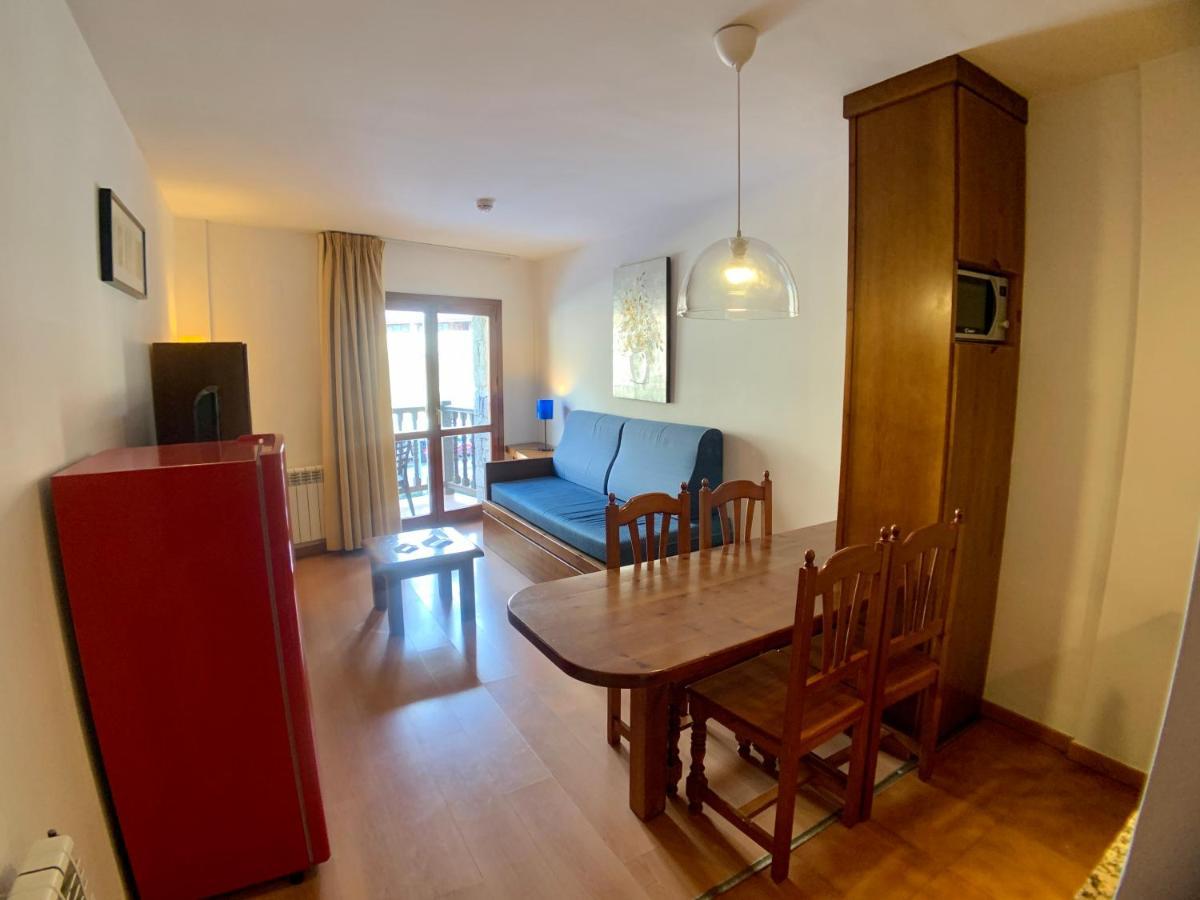 Apartamentos Los Lagos Benasque Exterior photo
