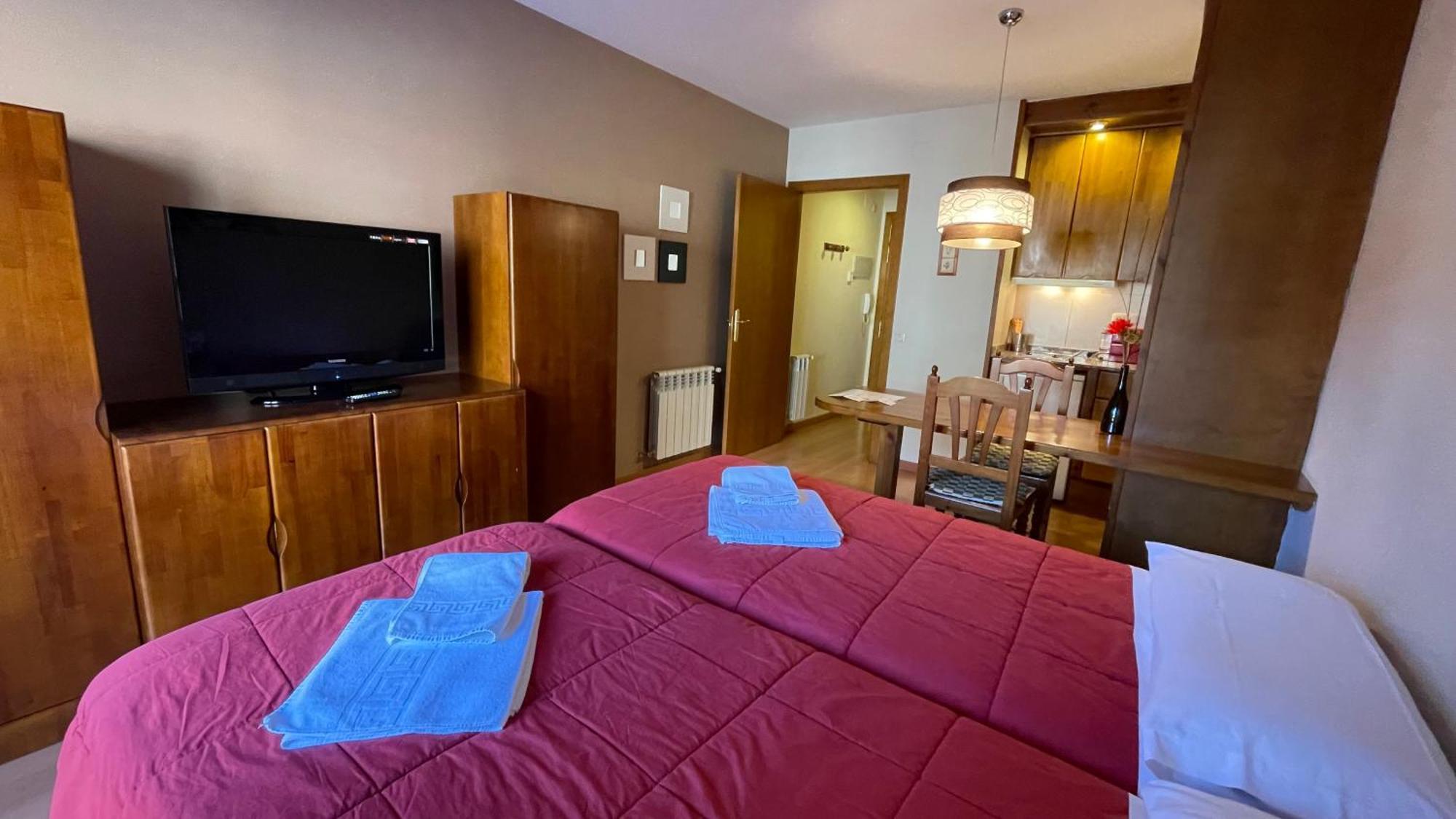 Apartamentos Los Lagos Benasque Exterior photo